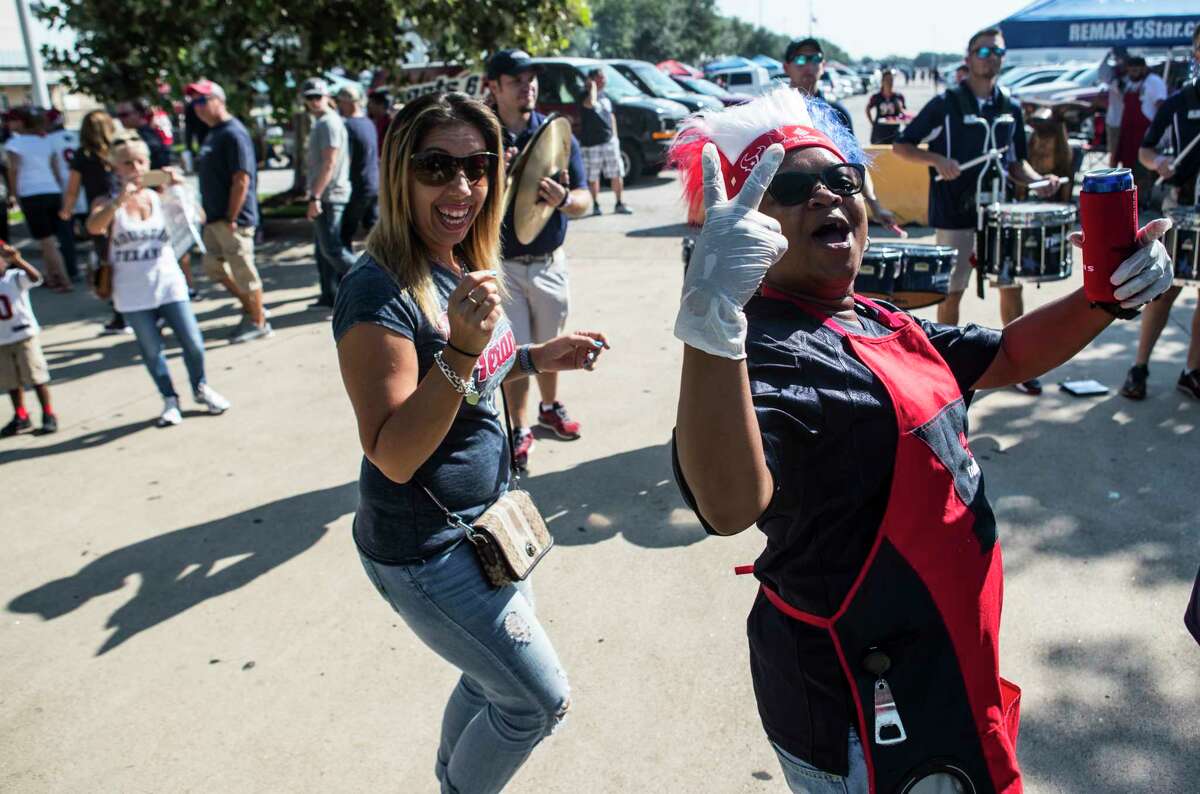 Texans fans show up in droves for home game