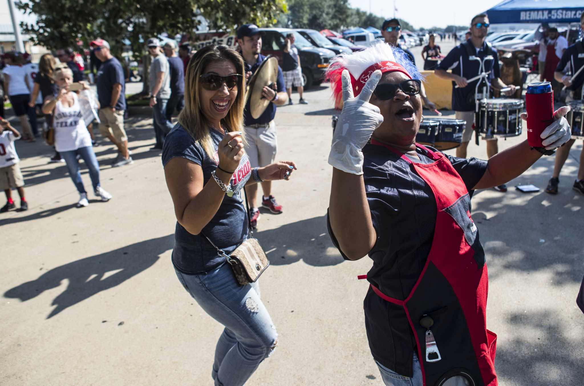 Oct. 1: Texans fans show up in droves for home game