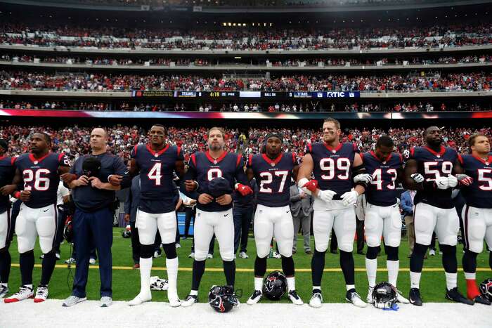 Houston, Texas, USA. 19th Aug, 2017. Houston Texans quarterback Deshaun  Watson (4) hands off to Houston Texans running back D'Onta Foreman (27)  during the third quarter of an NFL preseason game between