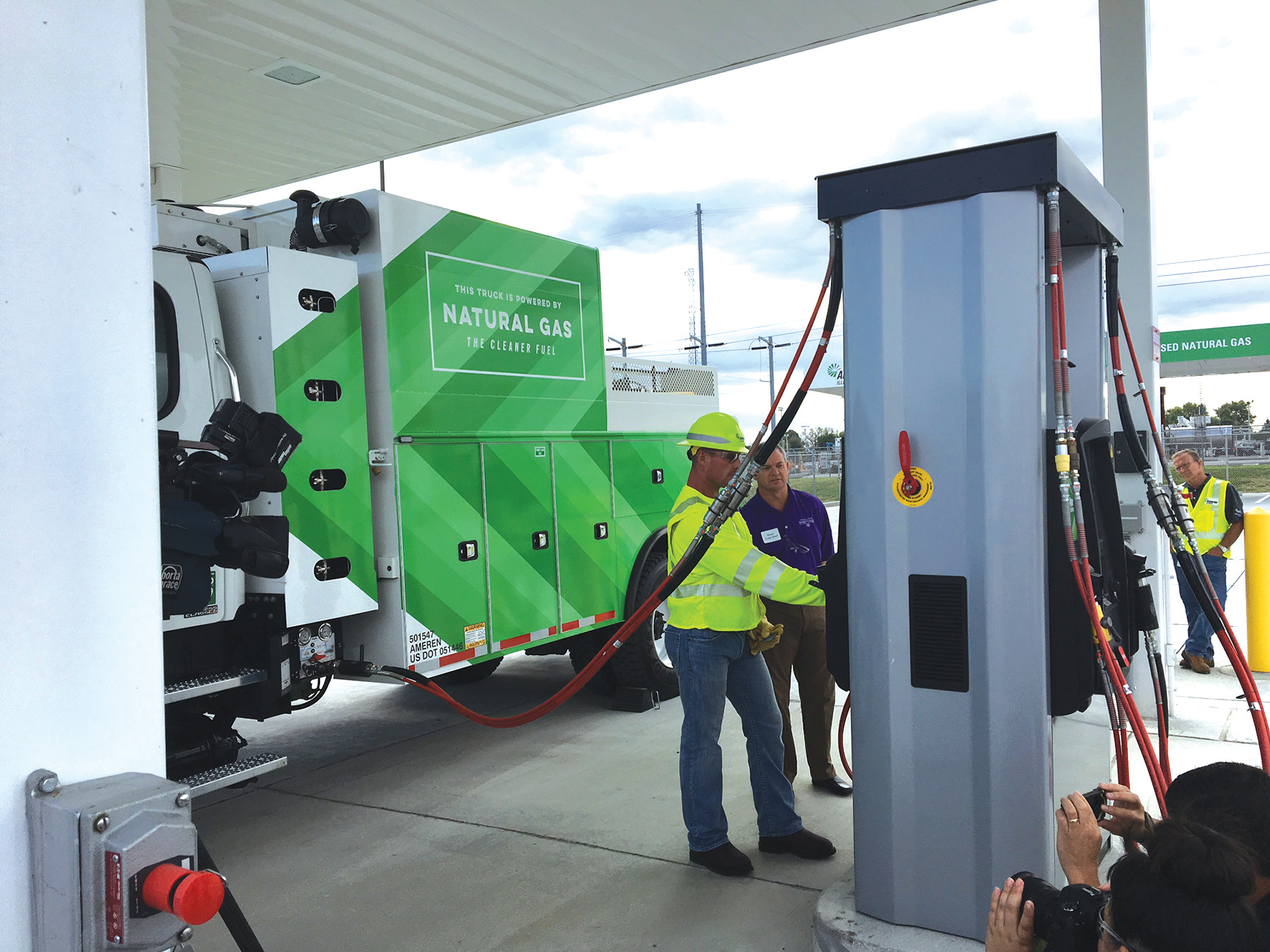 ameren-unveils-greener-trucks