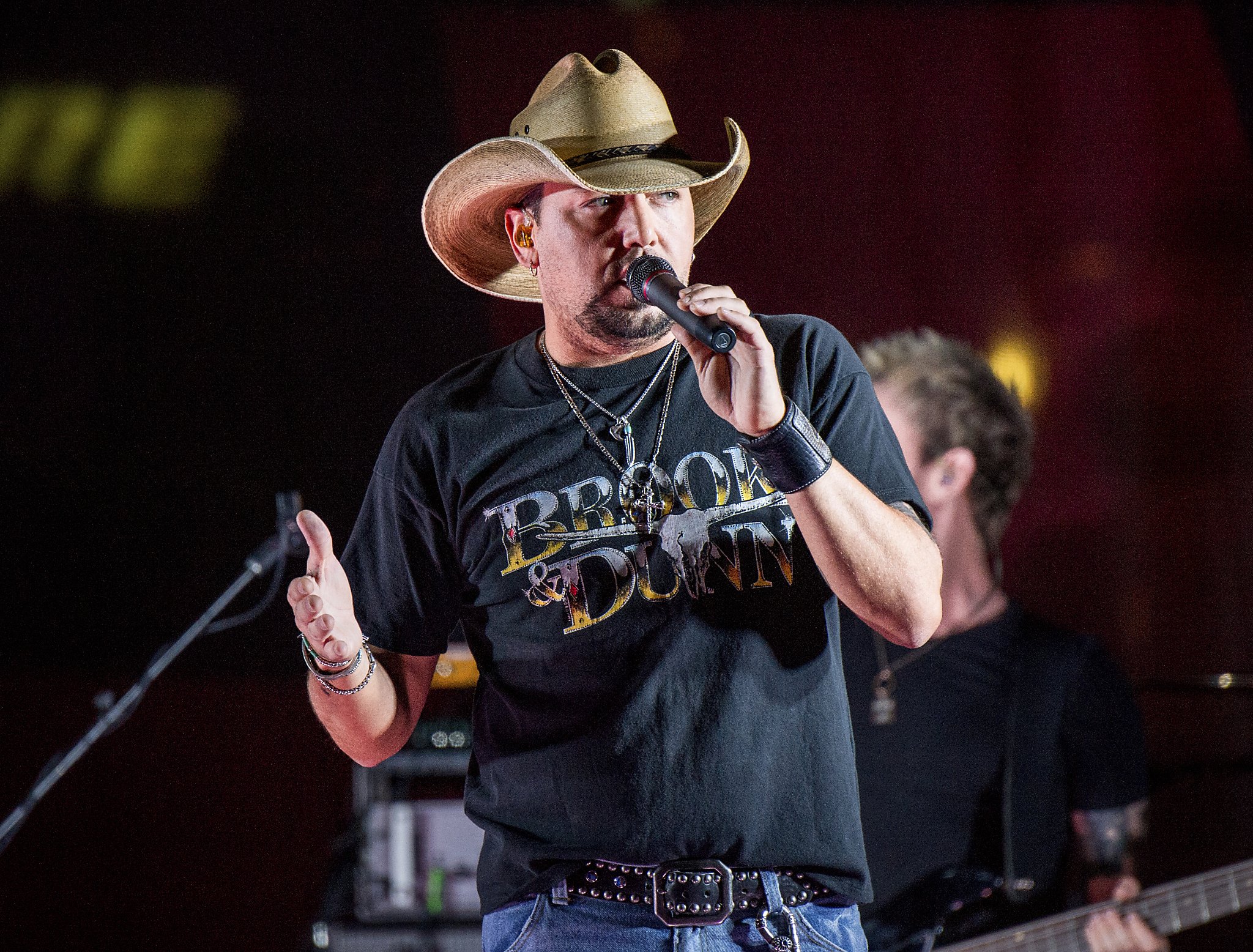 After Las Vegas attack, singer Jason Aldean pleads: ‘Stop the hate!’