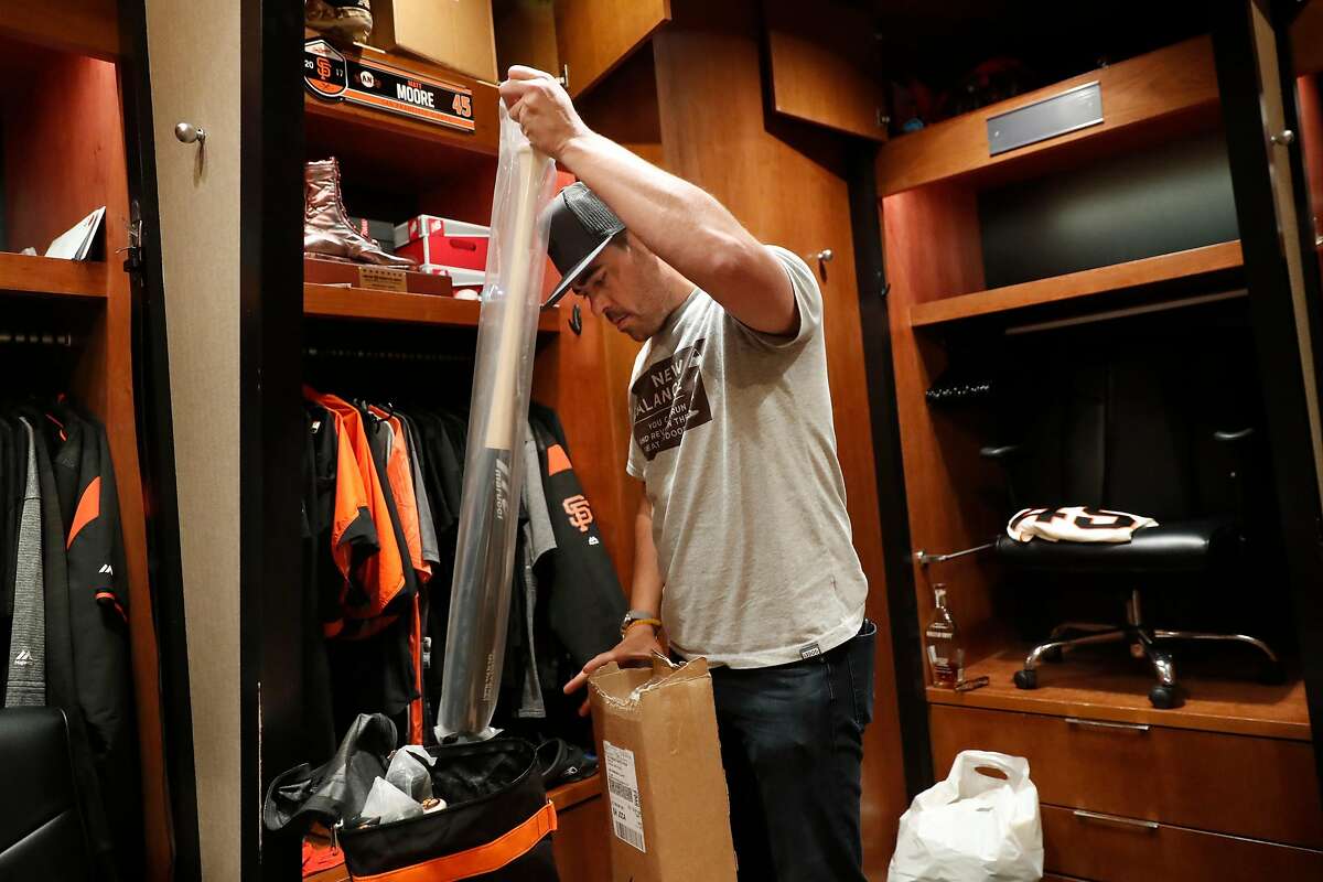 Giants' Buster Posey says he and teammates must focus on self-improvement