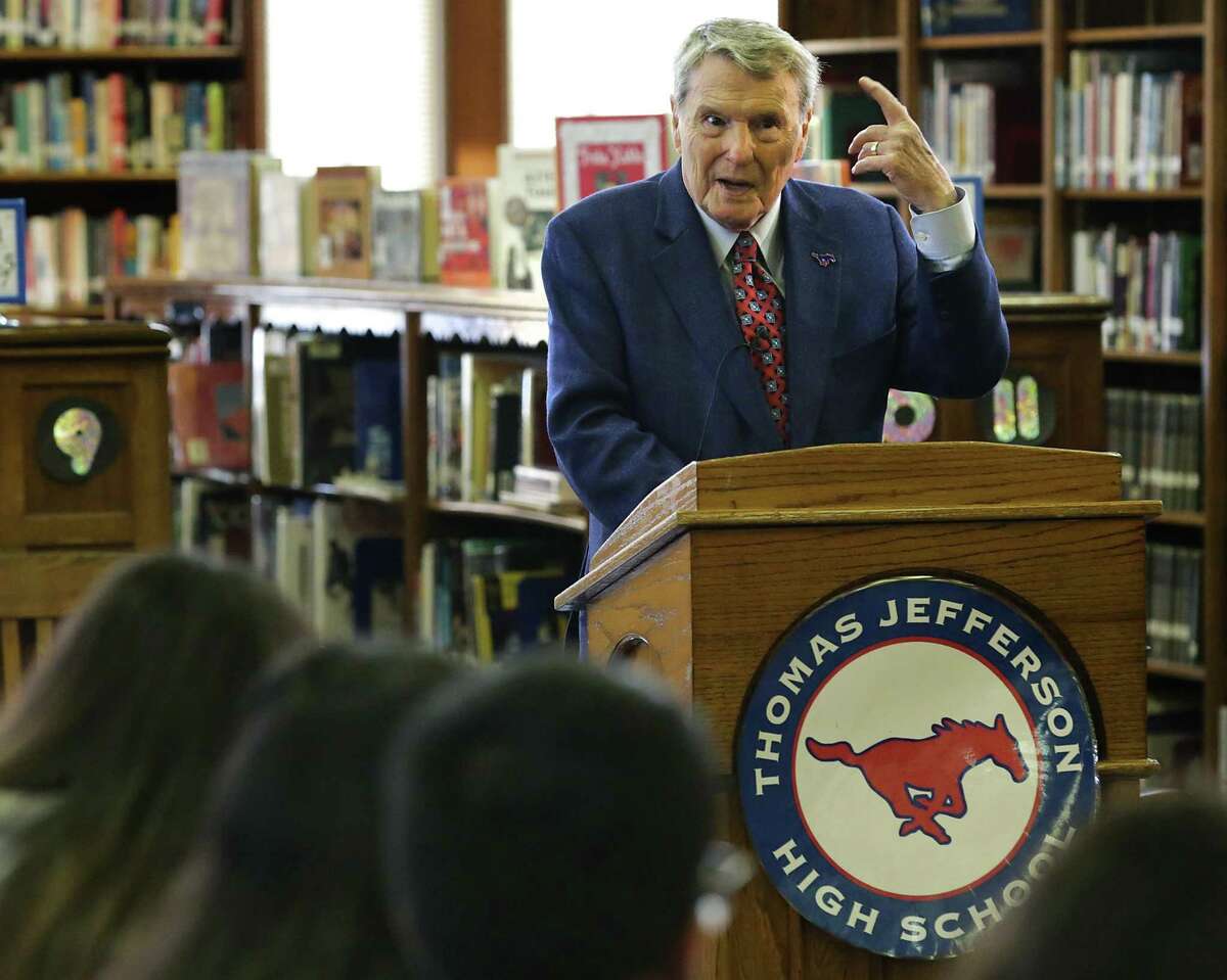 Jim Lehrer, a 1952 graduate from Jefferson High School, spoke to journalism students at the school Oct. 4. San Antonio Independent School District awarded him the Inspire Award for Outstanding District alumni.