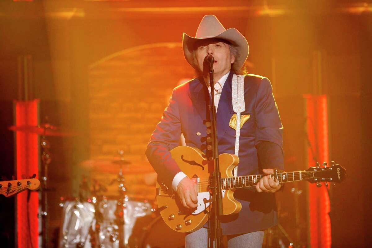 LATE NIGHT WITH SETH MEYERS -- Episode 0193 -- Pictured: Musical guest Dwight Yoakam performs on April 21, 2015 -- (Photo by: Lloyd Bishop/NBC/NBCU Photo Bank via Getty Images)