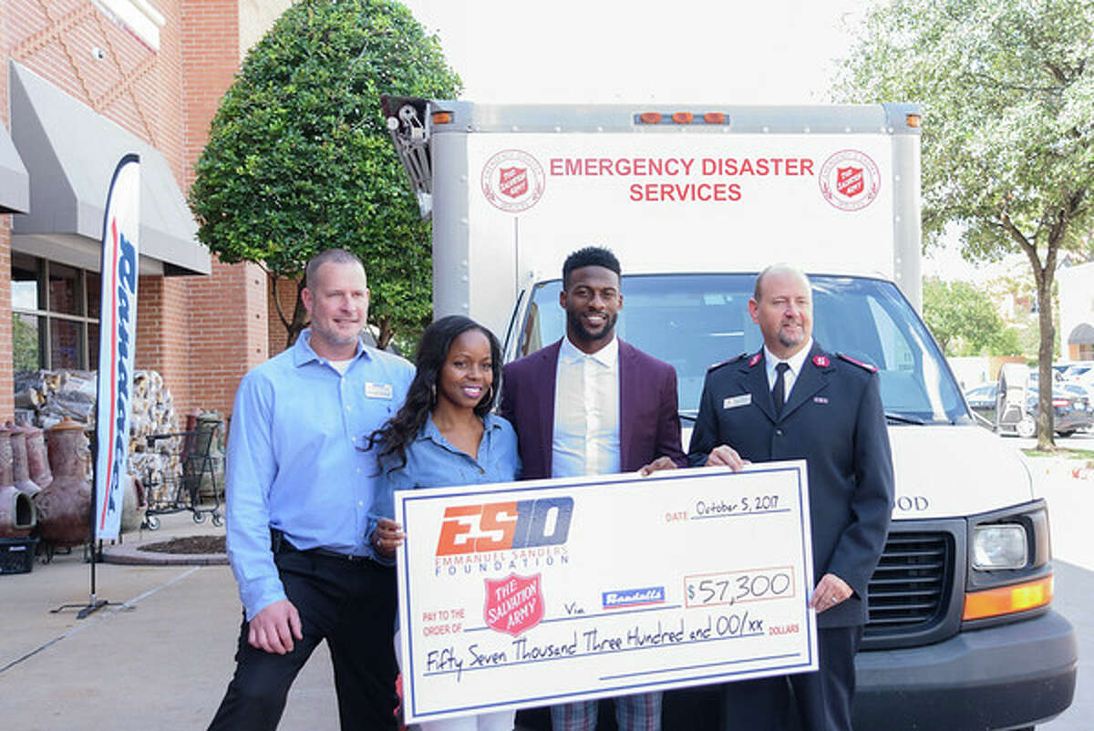 Denver Broncos wide receiver Emmanuel Sanders returned to Houston on Thursday to give back and provide aid to hurricane victims. The Conroe native presented a check through his charitable foundation to the Houston Community ToolBank. 