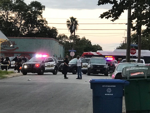 Police search for multiple suspects in West Side shooting