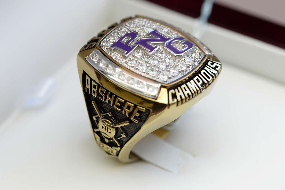 pn-g-state-baseball-team-receives-championship-rings