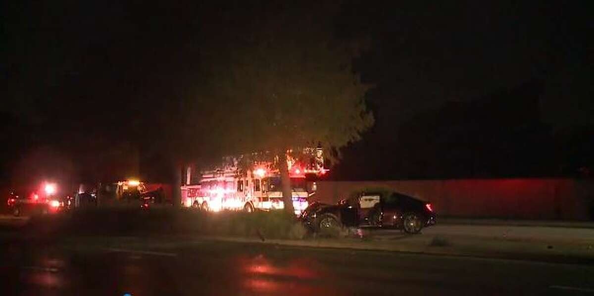 Driver crashes into pine tree on Westheimer