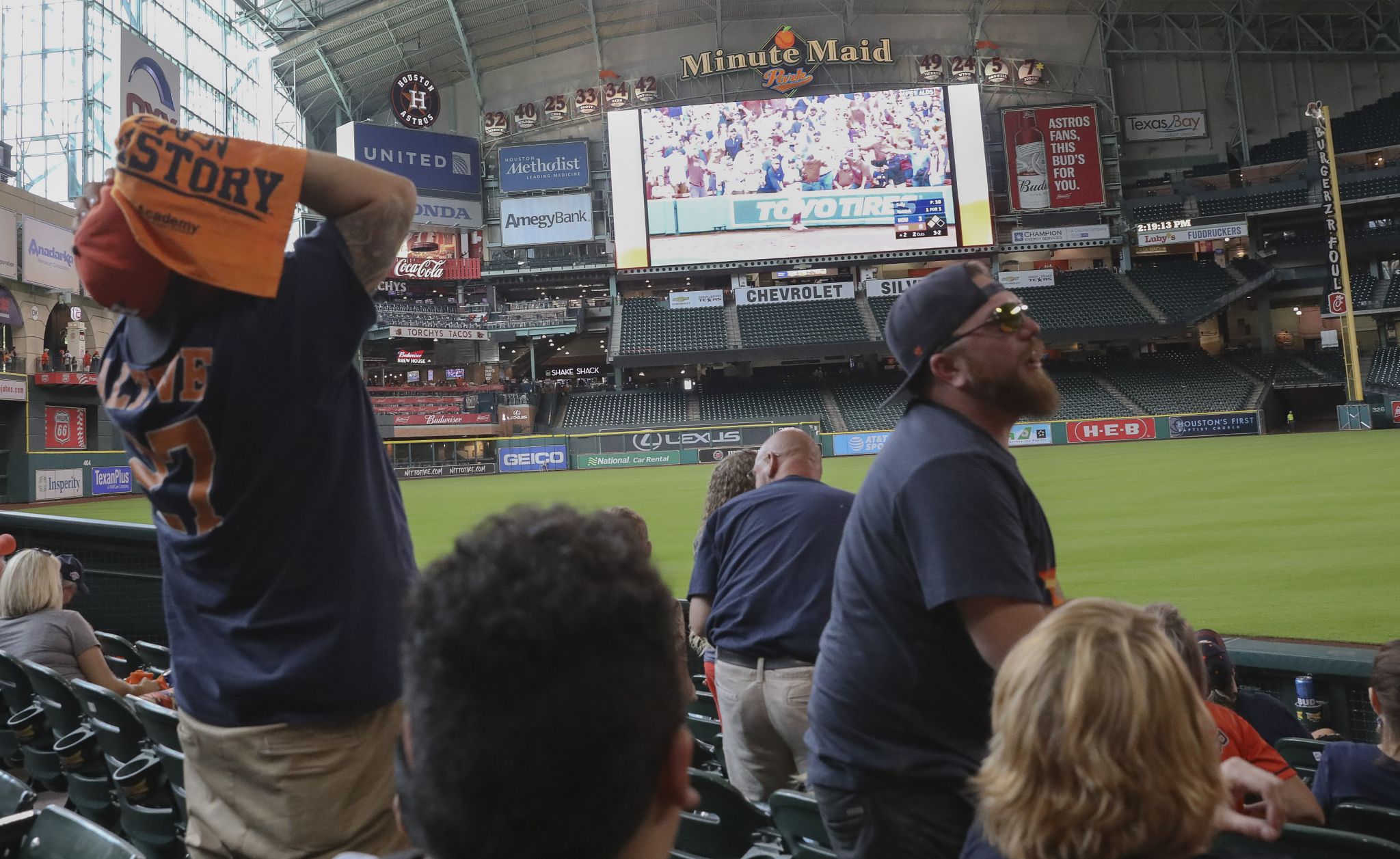 Astros prepare for ALCS Game 3 as Minute Maid Park prepares to host watch  party