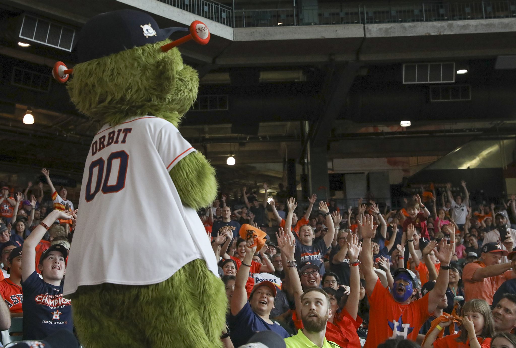 Woman sues Houston Astros for $1M, alleges T-shirt cannon fired by Orbit  broke her finger