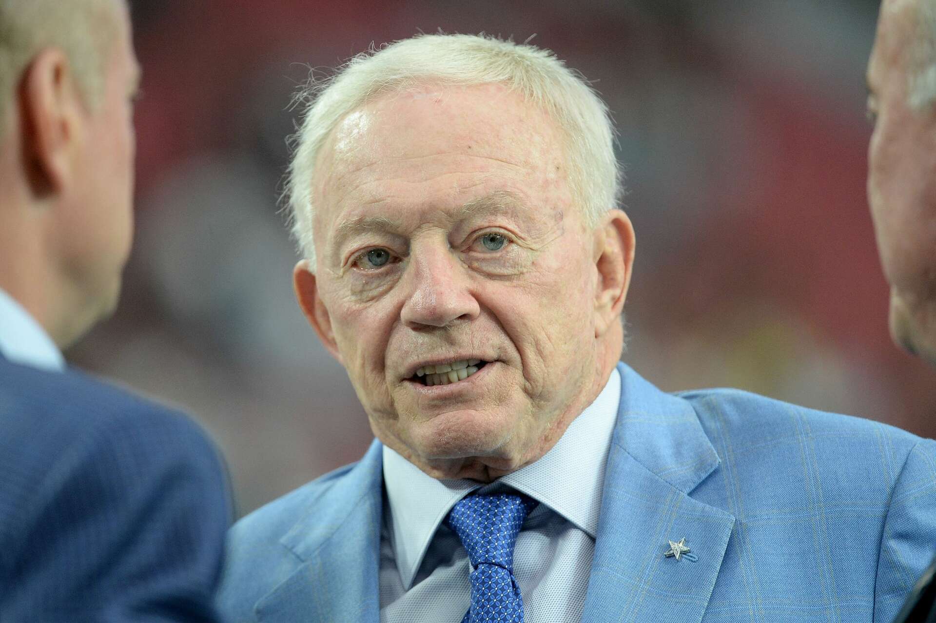 Jerry Jones apologizes for racially inappropriate comment