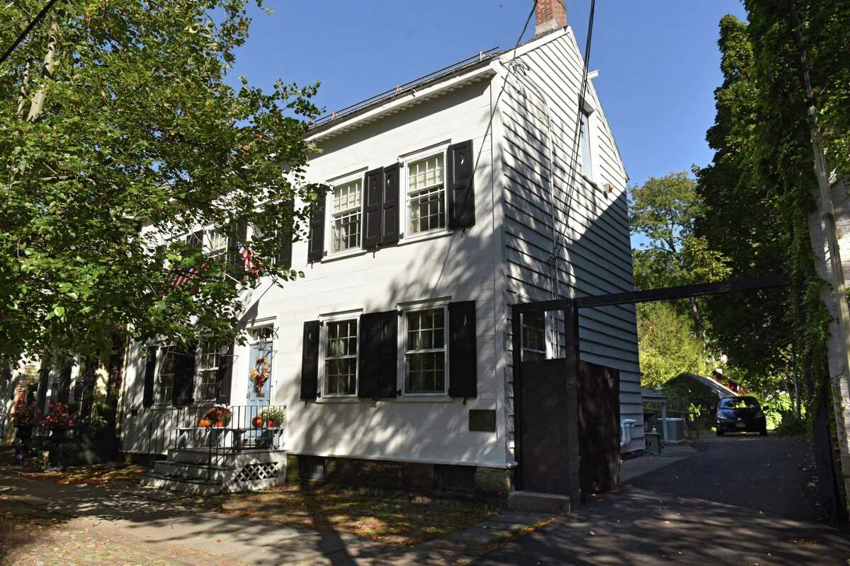 Historical society receives one of Capital Region's oldest homes