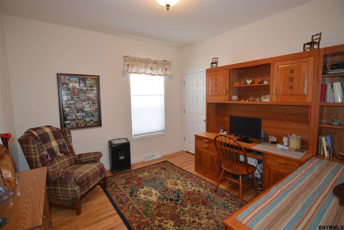 Capital Region homes with threeseason rooms