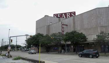 rolling oaks mall shoe stores