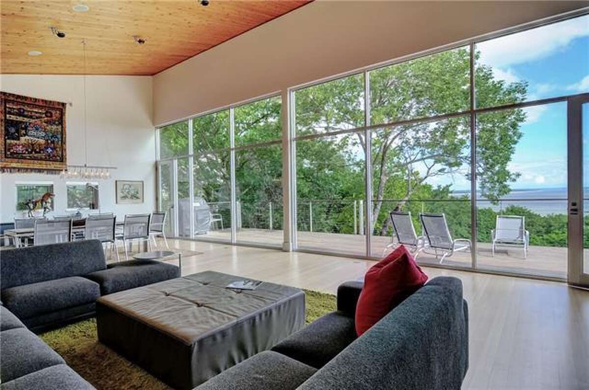 Unique glass lake house in Round Top; steelandglass home in Pottsboro