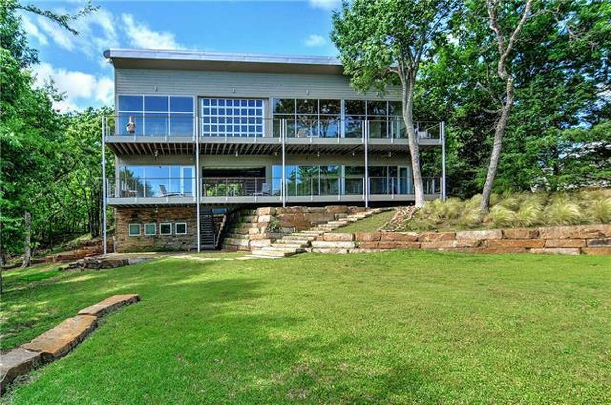 Unique glass lake house in Round Top; steelandglass home in Pottsboro