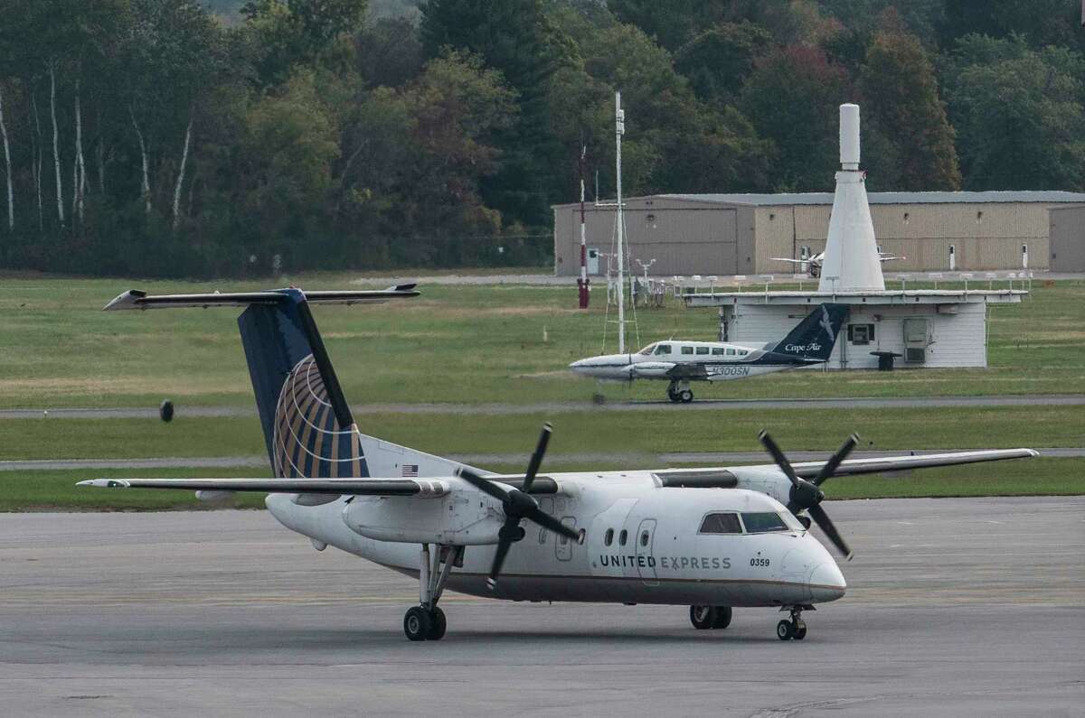 Regional airline with a base in Albany plans to go electric