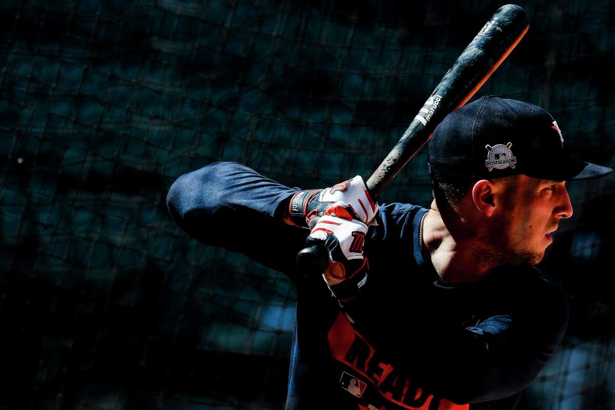 Alex Bregman takes Dugout Stare to new level