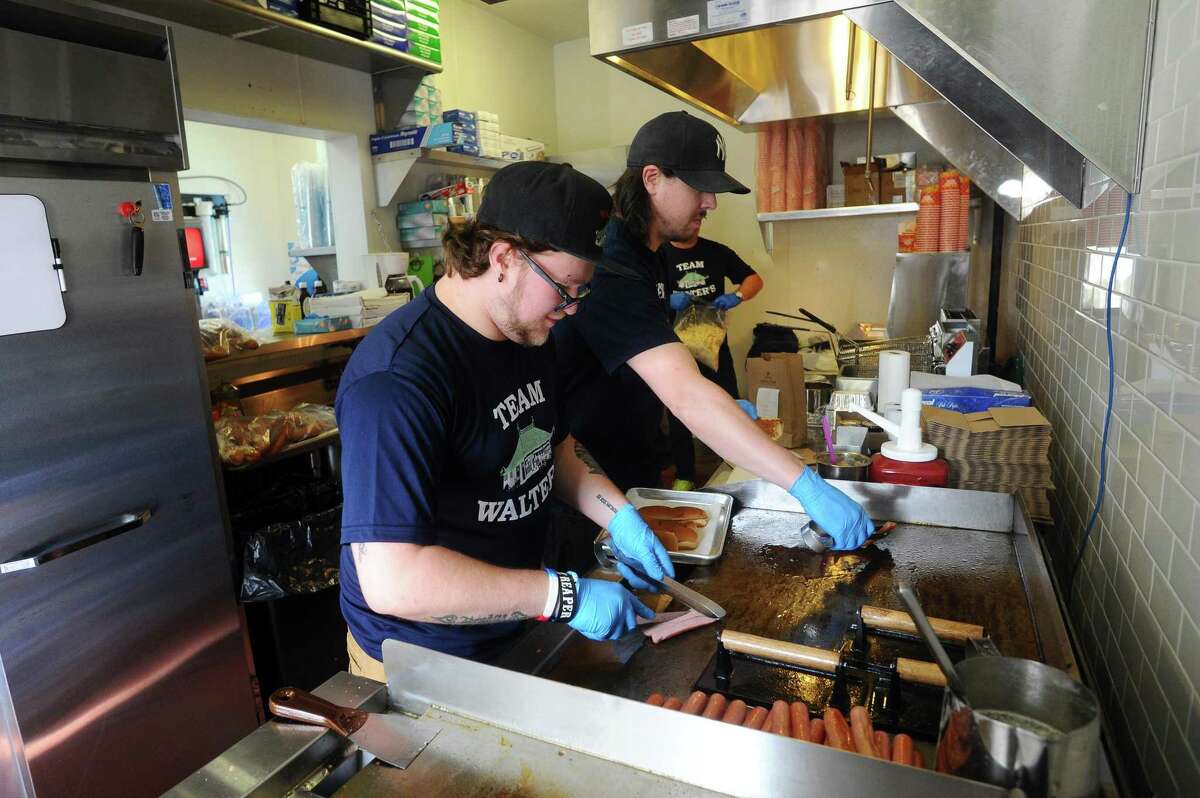 Walter’s Hot Dogs receives enthusiastic Stamford reception