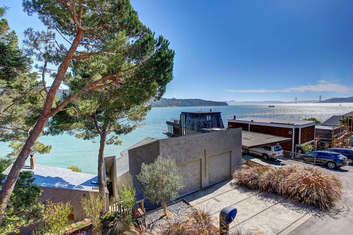 Walkthrough Waterfront retreat in Tiburon