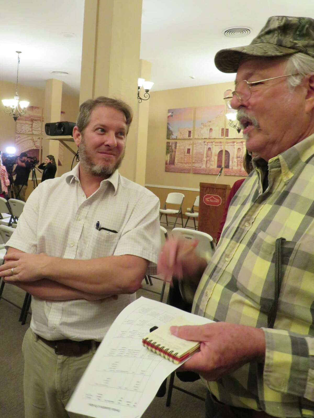 Weapons, personal items of Alamo defenders unveiled at one-day-only exhibit