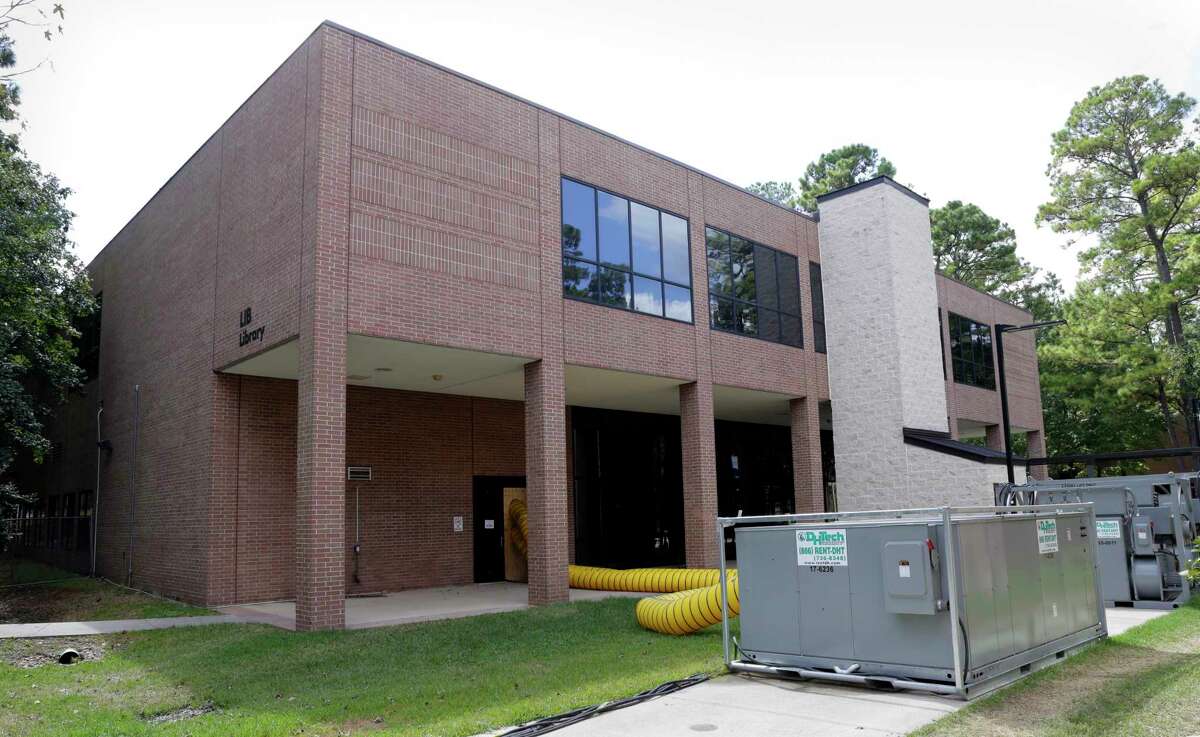 Houstonarea libraries struggle to recover from Harvey