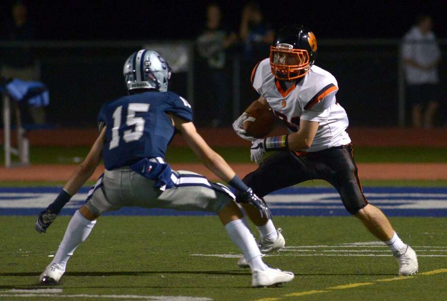 Fciac Football Showdown Ridgefield Travels To Face St Joseph