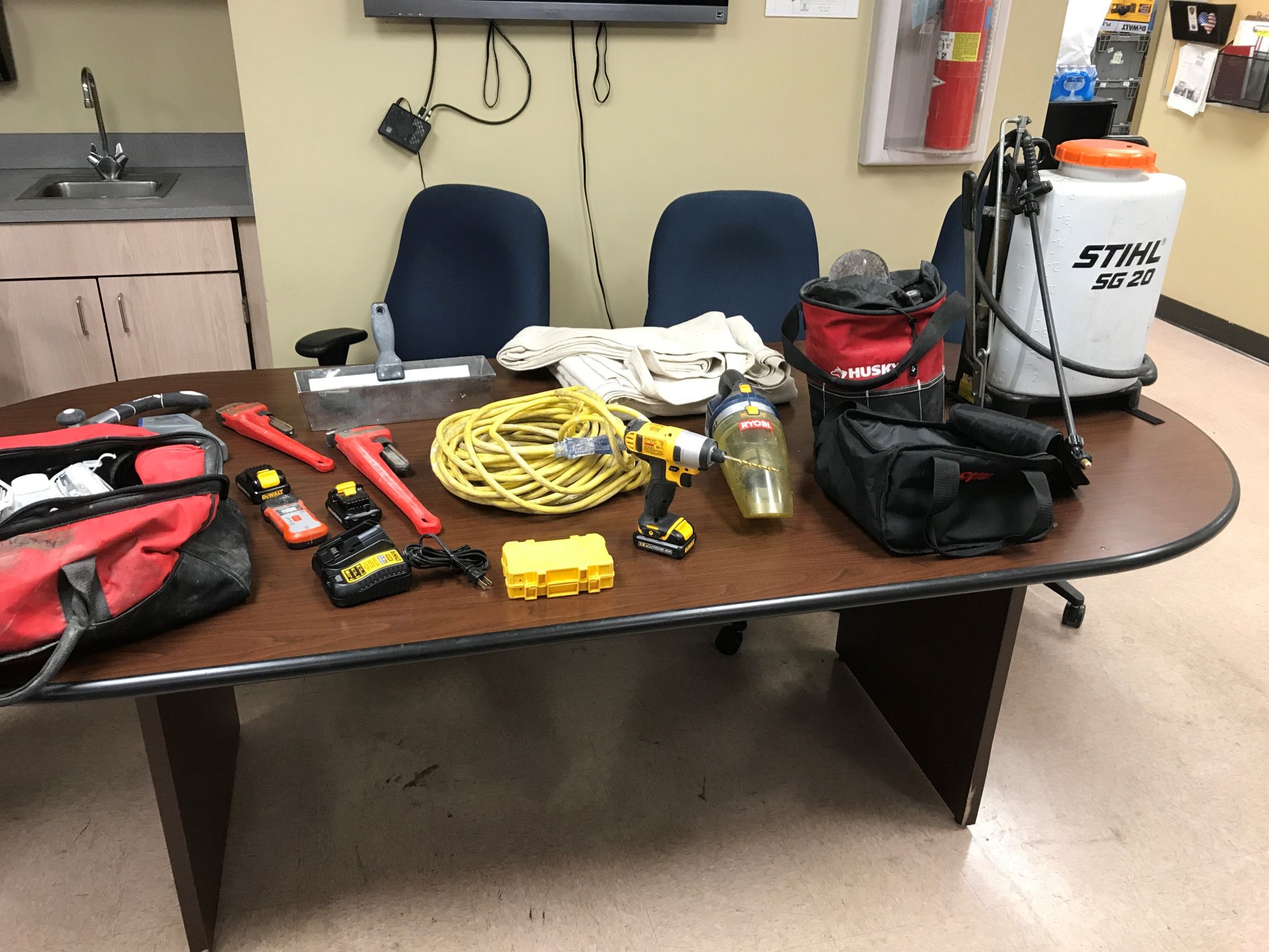 Sapd Property Room - d1dsh4k