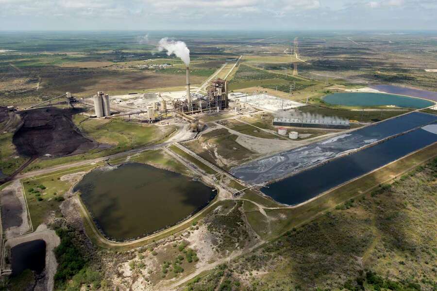 Nearly all power plants shut in last decade burned fossil fuels