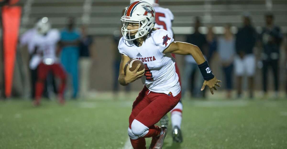 Atascocita QB Jack Roe runs out of the pocket during the first half of action between North Shore vs Atascocita high school football game at Galena Park ISD Stadium, Friday, Oct. 13, 2017, in Houston. ( Juan DeLeon/for the Houston Chronicle )