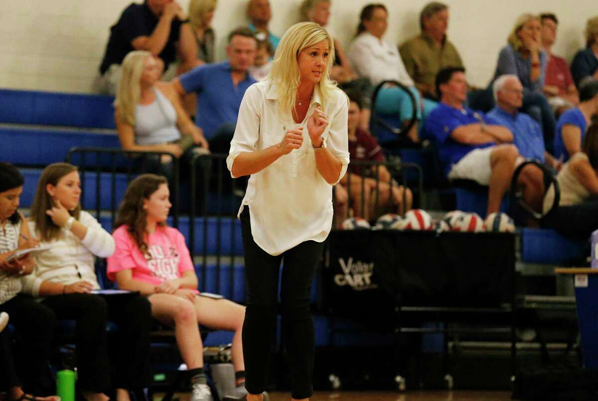 Sequin volleyball head coach Kristi Stanley directs her team against Alamo Heights during girls volleyball at Alamo Heights on Friday, Oct. 13, 2017. The Sequin Lady Matadors defeated Alamo Heights Lady Mules, 3-2. (Kin Man Hui/San Antonio Express-News)