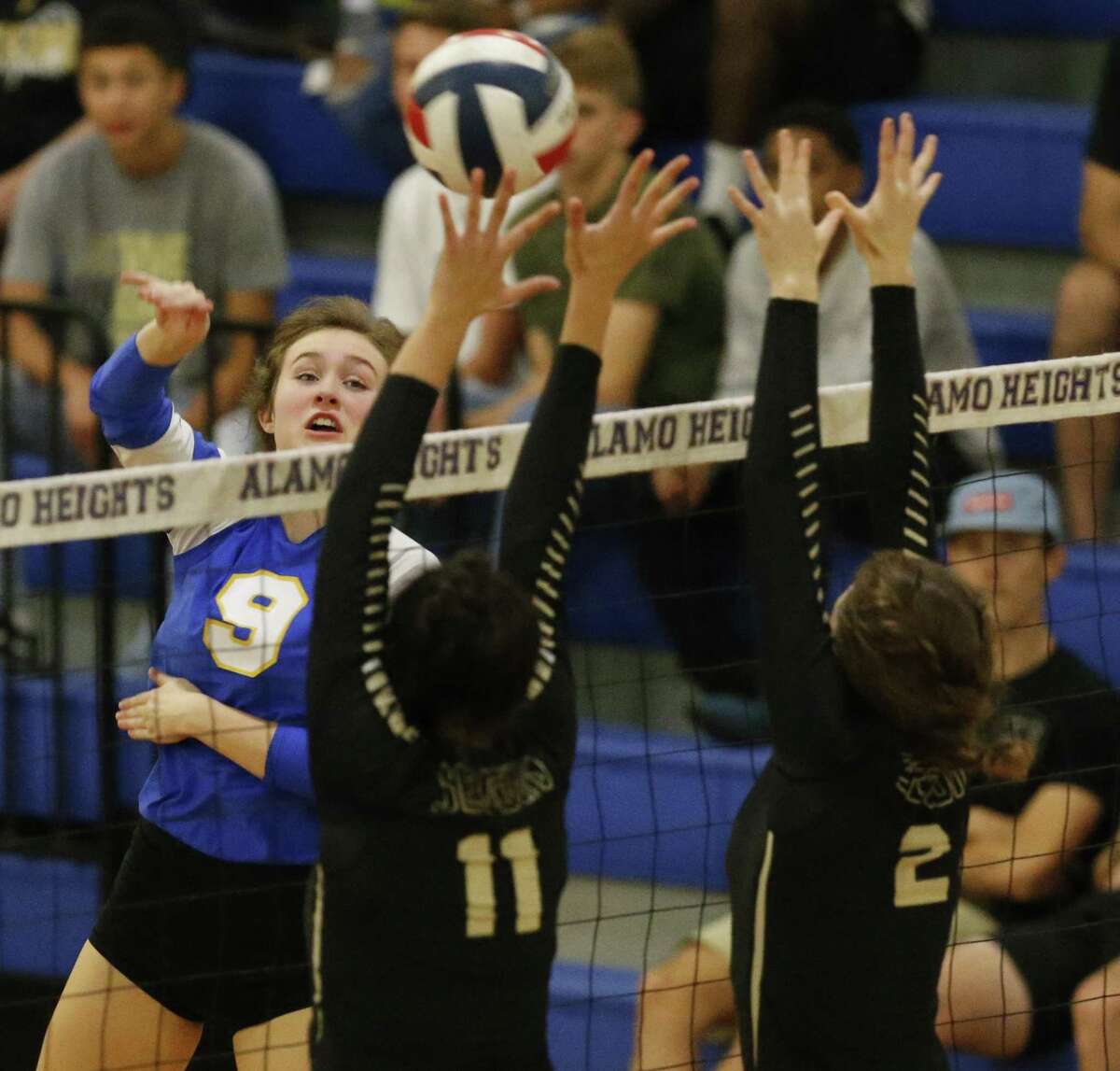 Alamo Heights' Megan Wilke, left, shown in an Oct. 13 file photo, helped lead Seguin to victories over Austin Ann Richards and Richmond Foster last week.