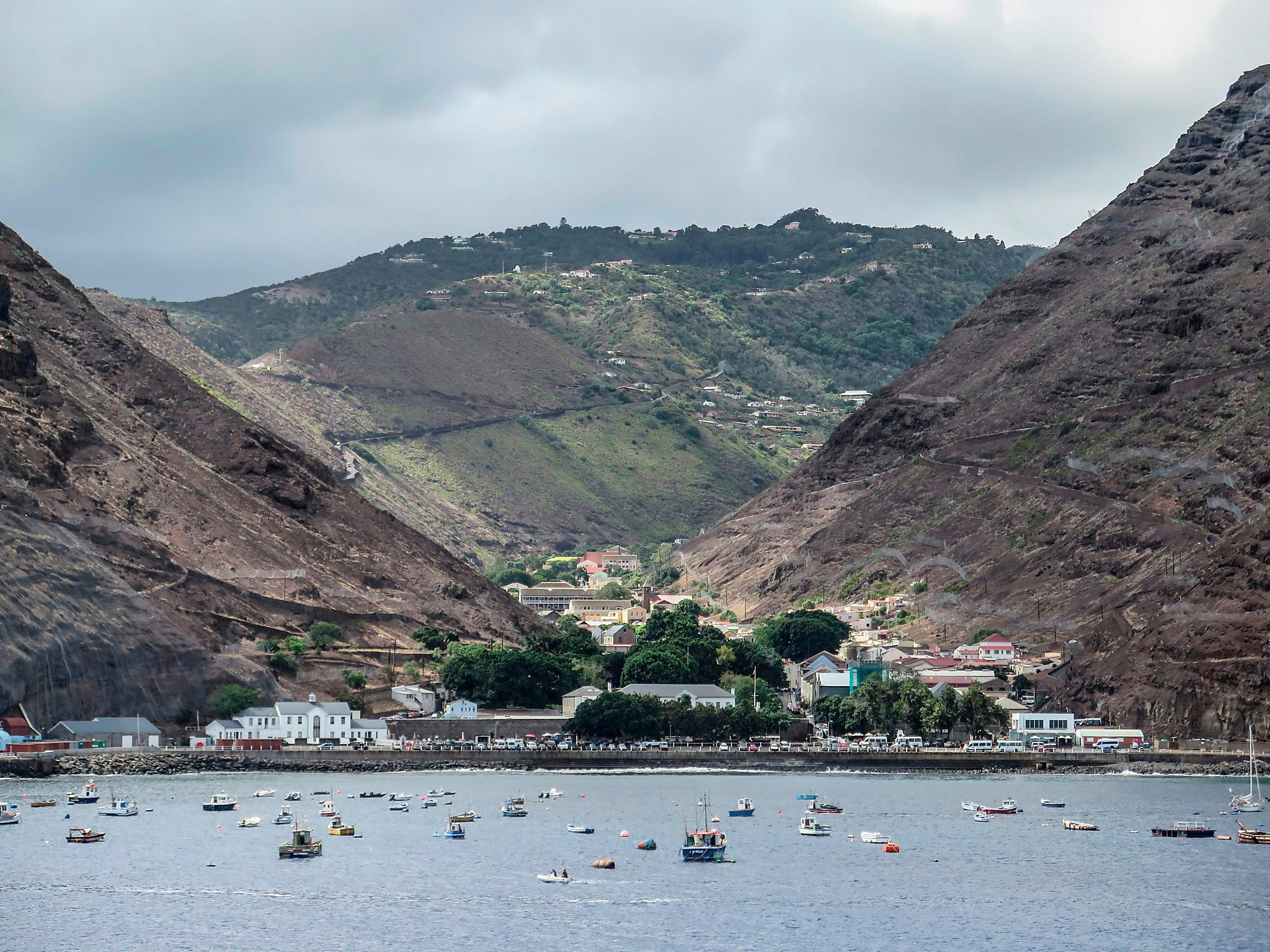 1st commercial flight brings remote St. Helena island to wider world
