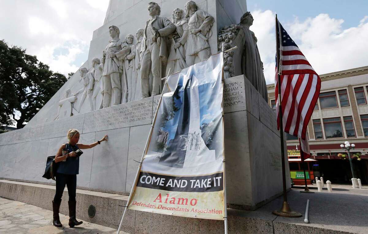 Crowd protests Cenotaph’s removal from Alamo Plaza