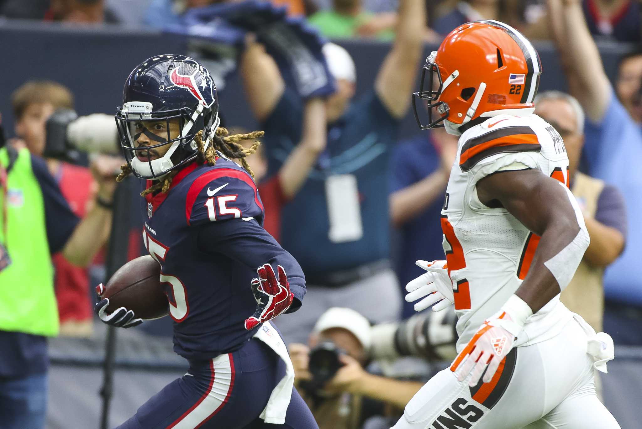 Look: Deshaun Watson sporting Warren Moon Oilers jersey