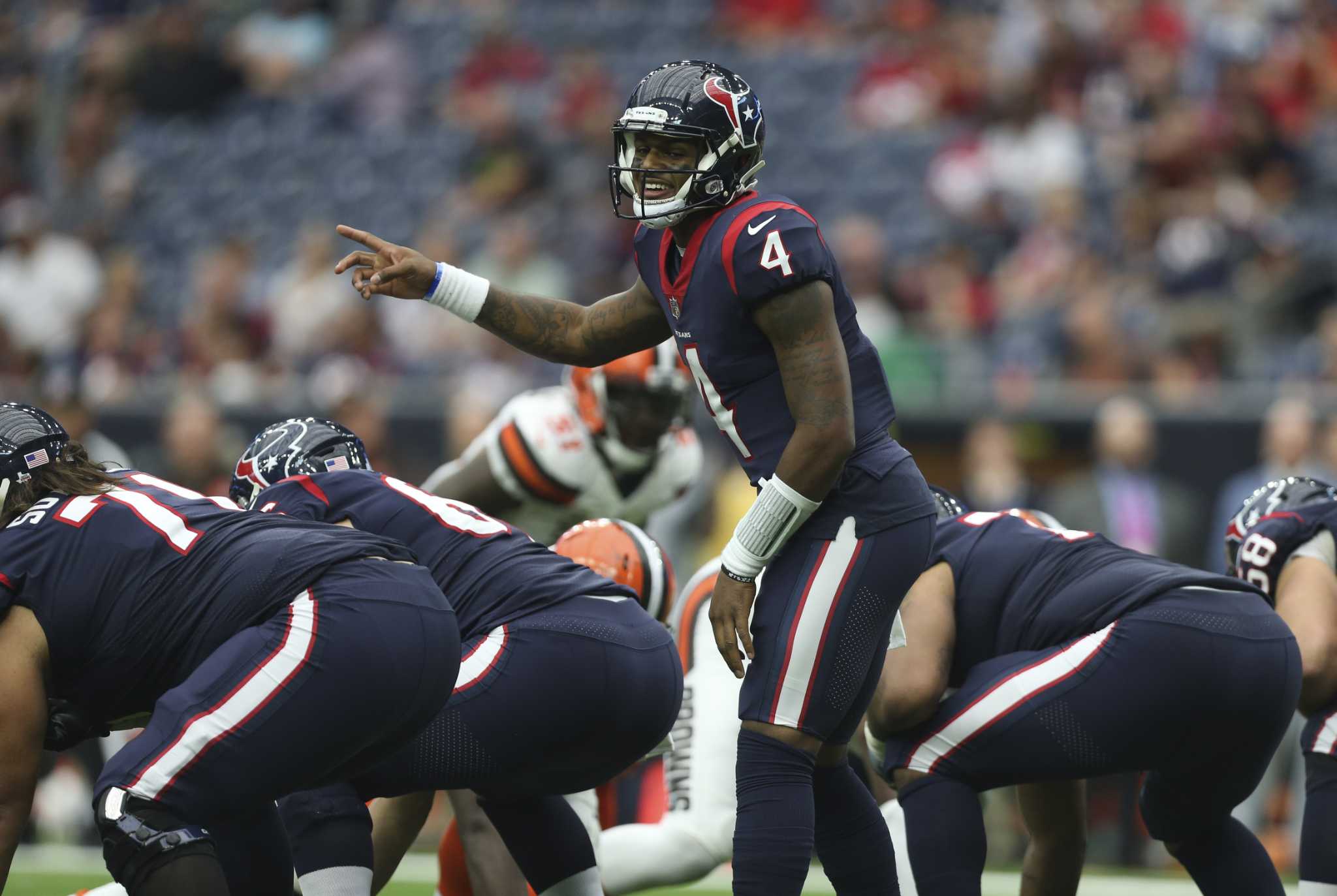 Deshaun Watson rocks Warren Moon jersey at press conference