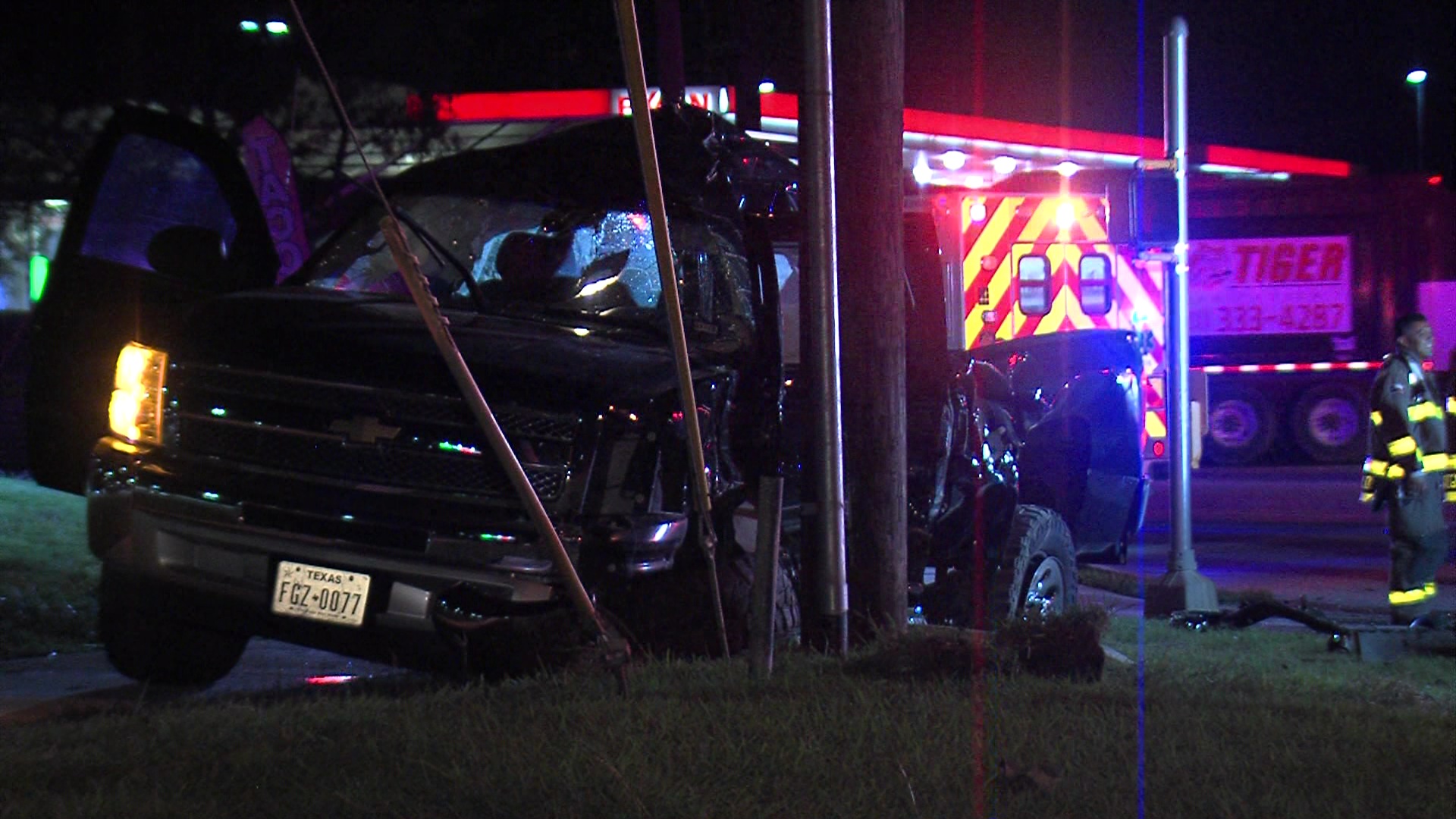 SAPD: 2 Hospitalized In Crash After Driver Runs Red Light