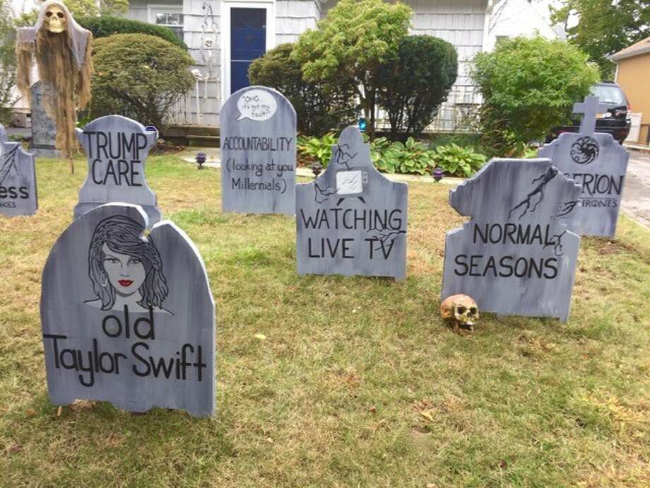 Man Wins Halloween With Graveyard To Trends That Died In 2017