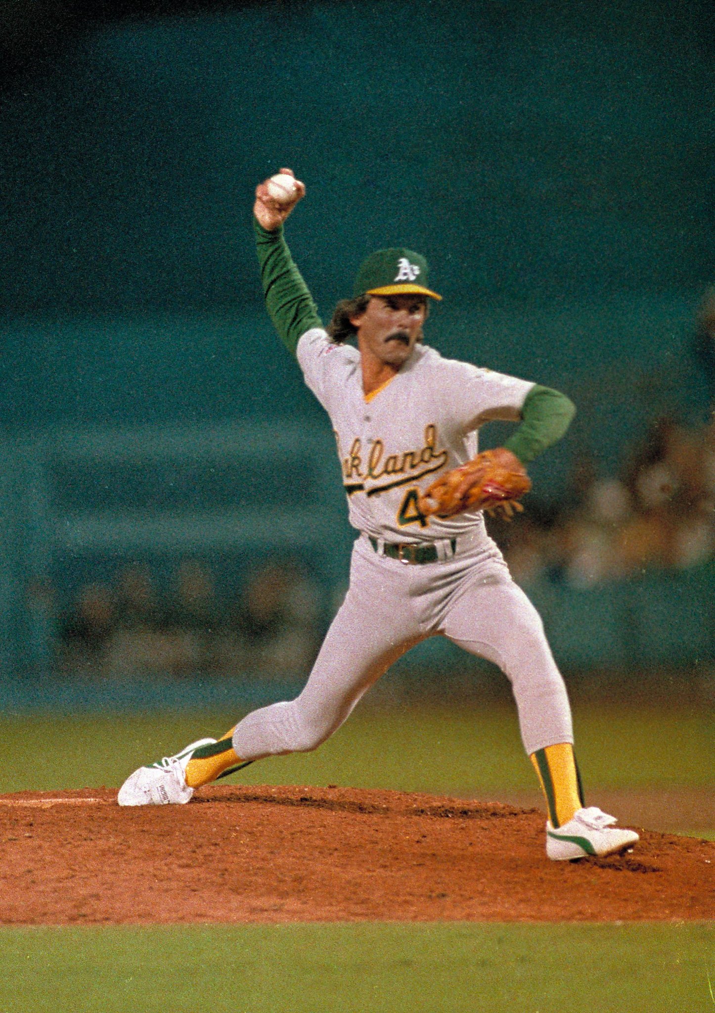 Dennis Eckersley threw out Game 4's first pitch to Kirk Gibson - The Boston  Globe