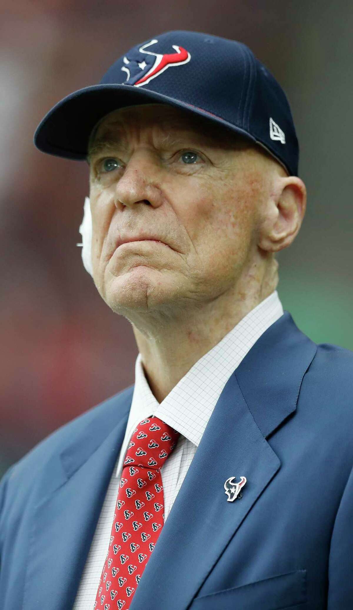 Houston Texans owner Bob McNair watches the game from the field during the first quarter of an NFL football game at NRG Stadium, Sunday, Oct. 1, 2017, in Houston. ( Karen Warren / Houston Chronicle )