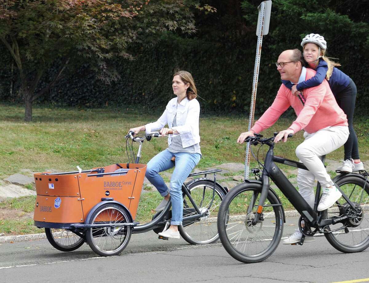 Box bikes take over Old Greenwich, Riverside
