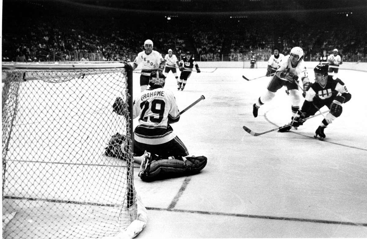 1976 WHA semifinal: Aeros 2, Whalers 0 The Gordie Howe-led Aeros blanked New England at The Summit to secure their third consecutive trip to the Avco Cup Final. Their threepeat bid ended in a sweep at the hands of Winnipeg.