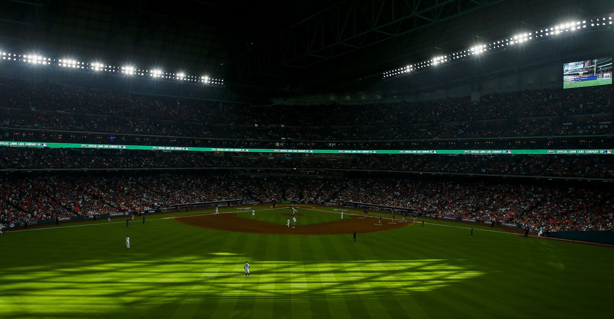 Minute Maid Park roof to be closed this weekend