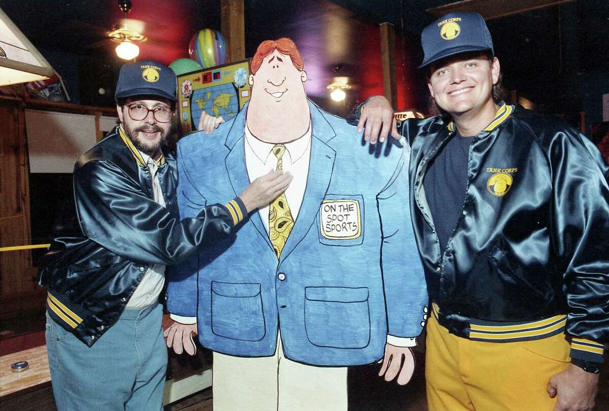 Tank McNamara creators Jeff Millar, left, and Bill Hinds at Elmo's Sports Bar and Restaurant, Oct. 24, 1987.