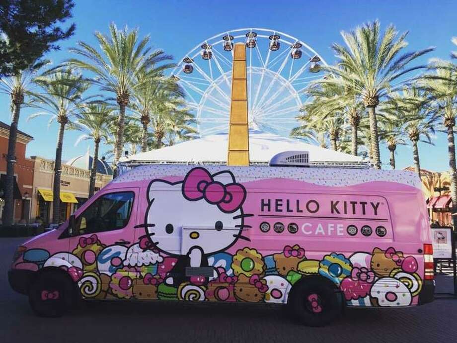 Hello Kitty Cafe Truck Pawing Its Way Back To La Cantera Newstimes