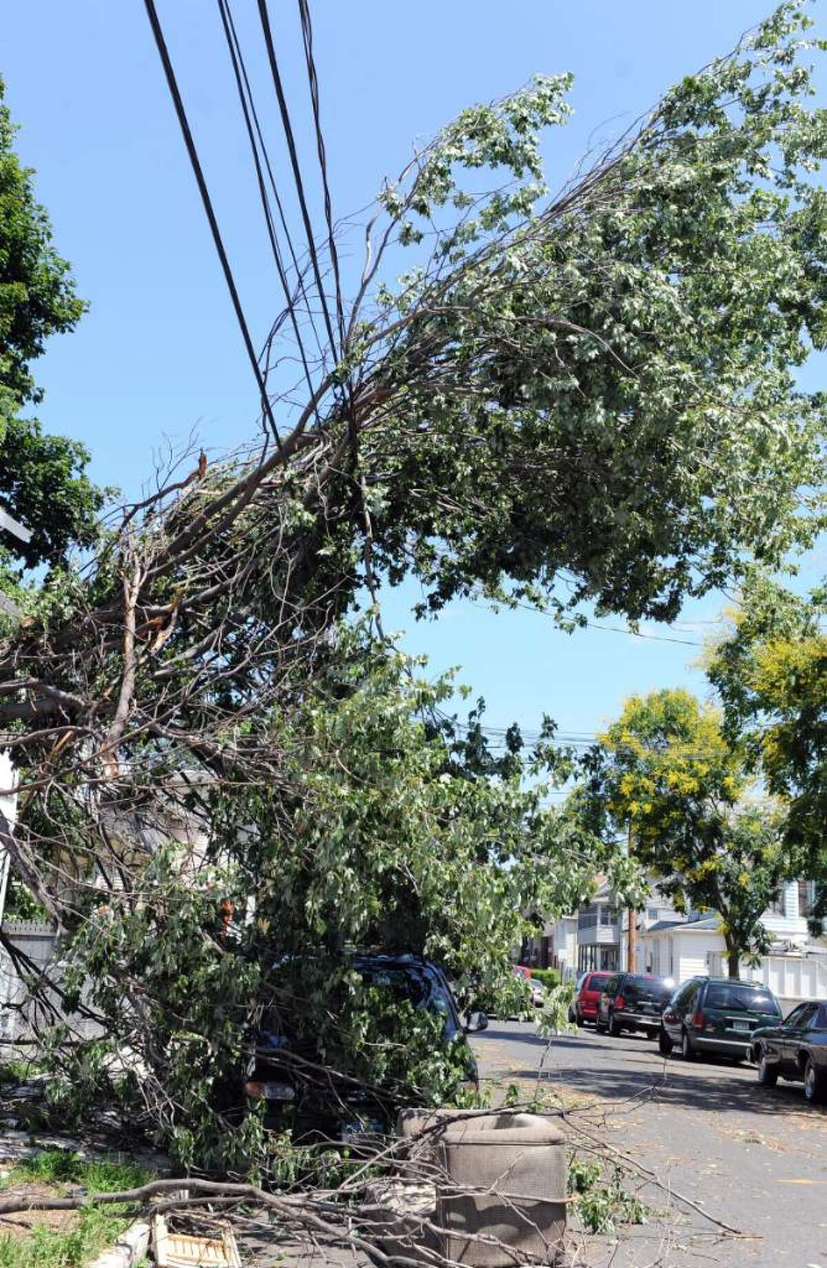 FEMA tours Bridgeport's tornado damage