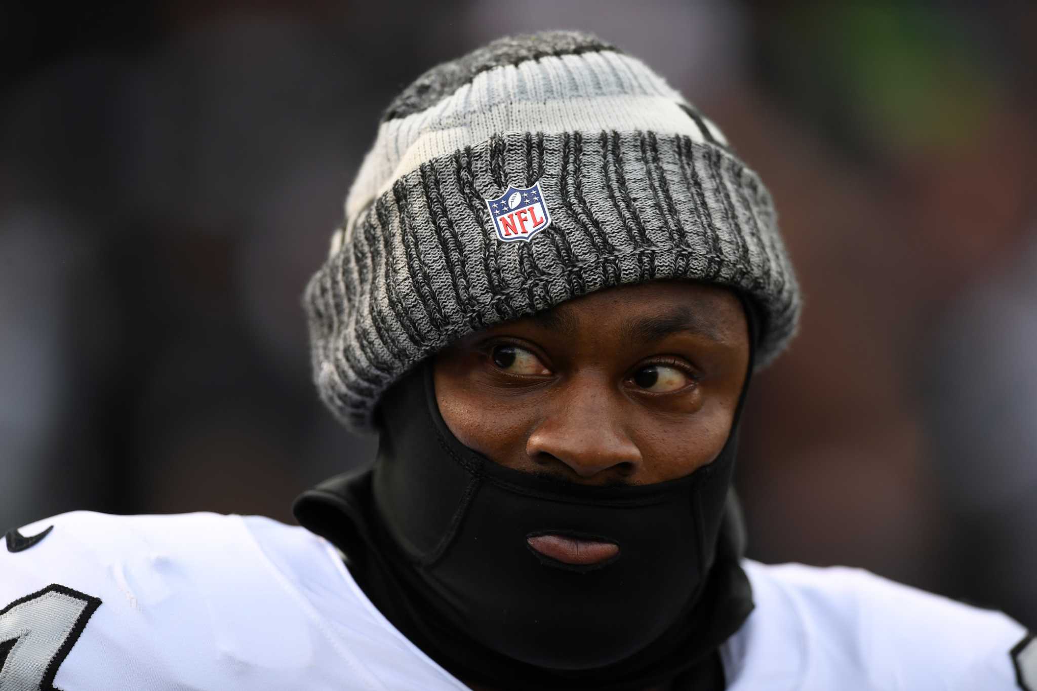 Raiders' Marshawn Lynch suspended game for shoving official