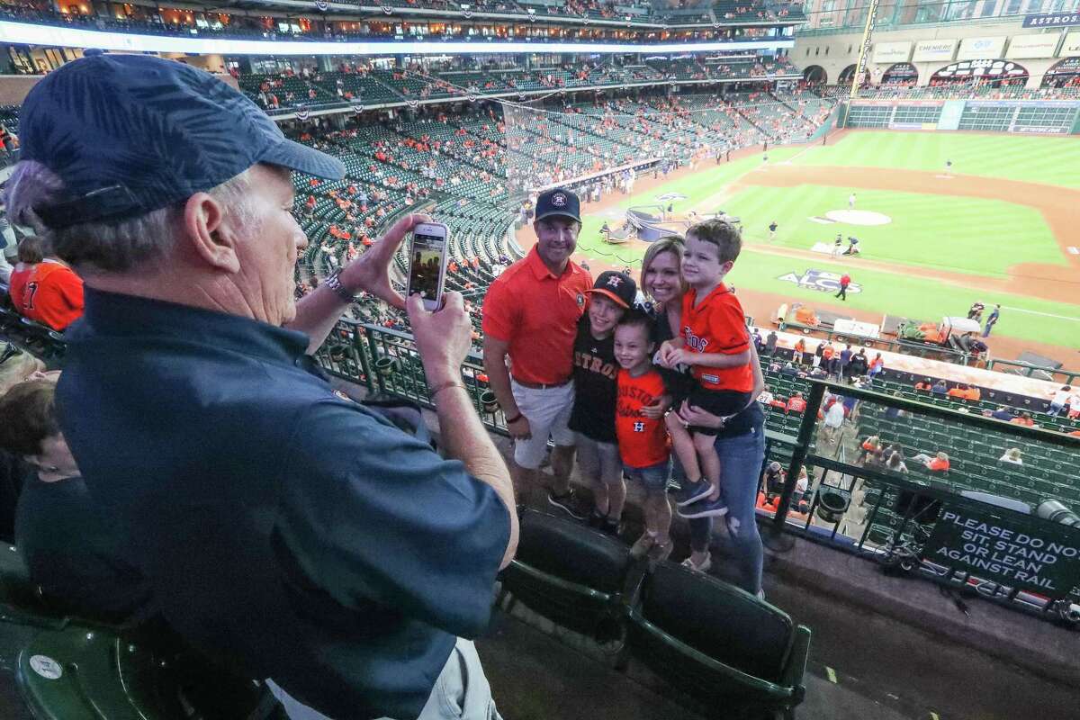 Astros fans make Minute Maid Park deafening for Game 7