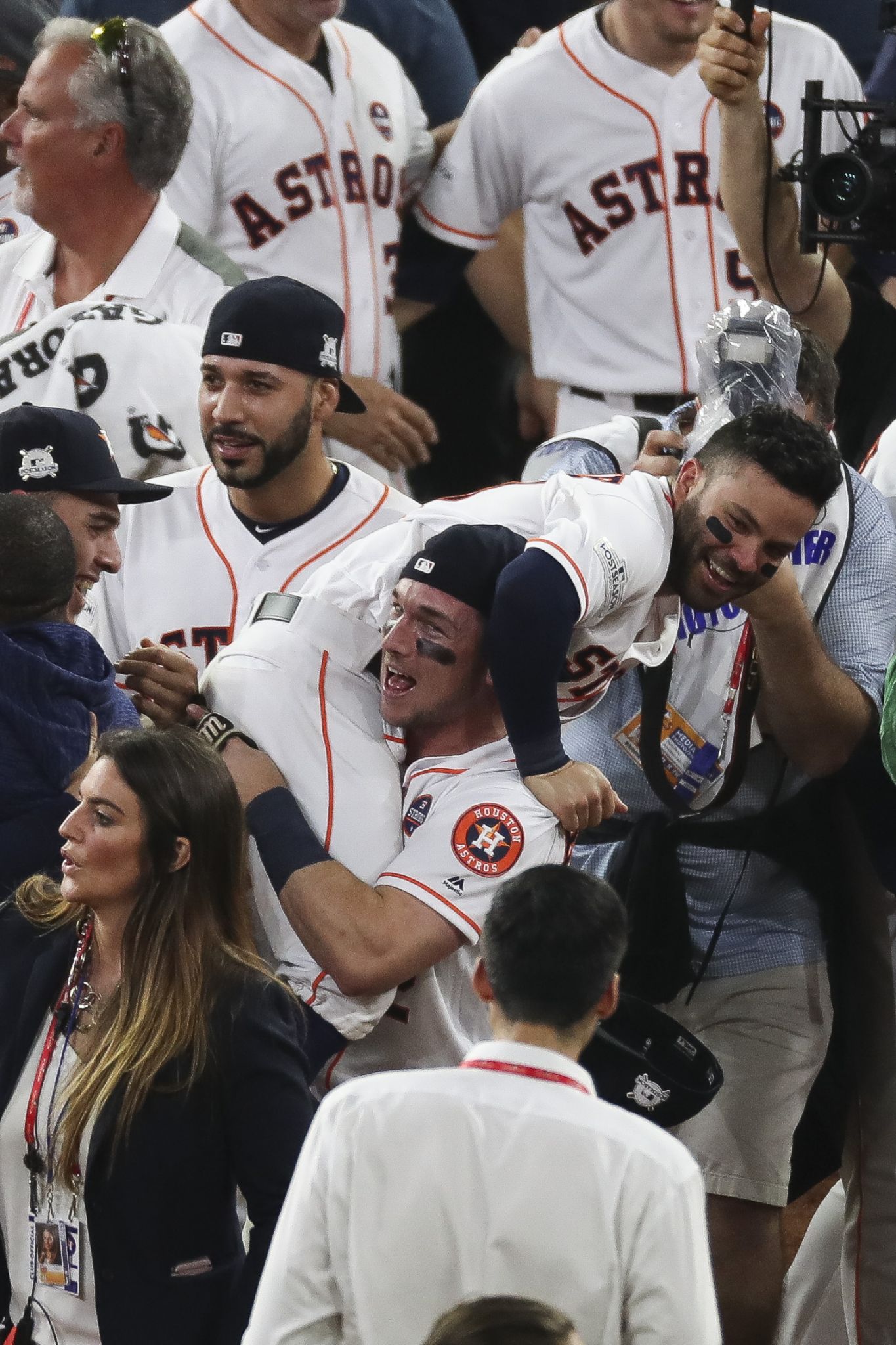 Alex Cora warns Yankees fans taunting Jose Altuve, Astros