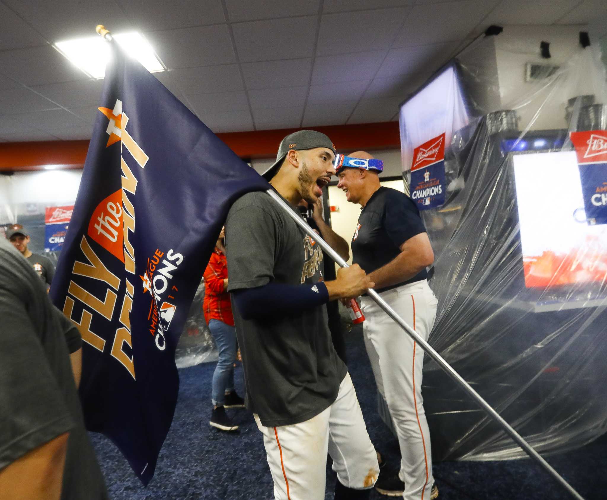 Opinion: Should die-hard fans welcome Astros bandwagon-jumpers?